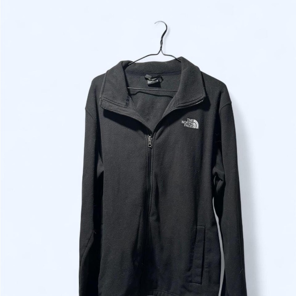 The North Face men’s Black fleece